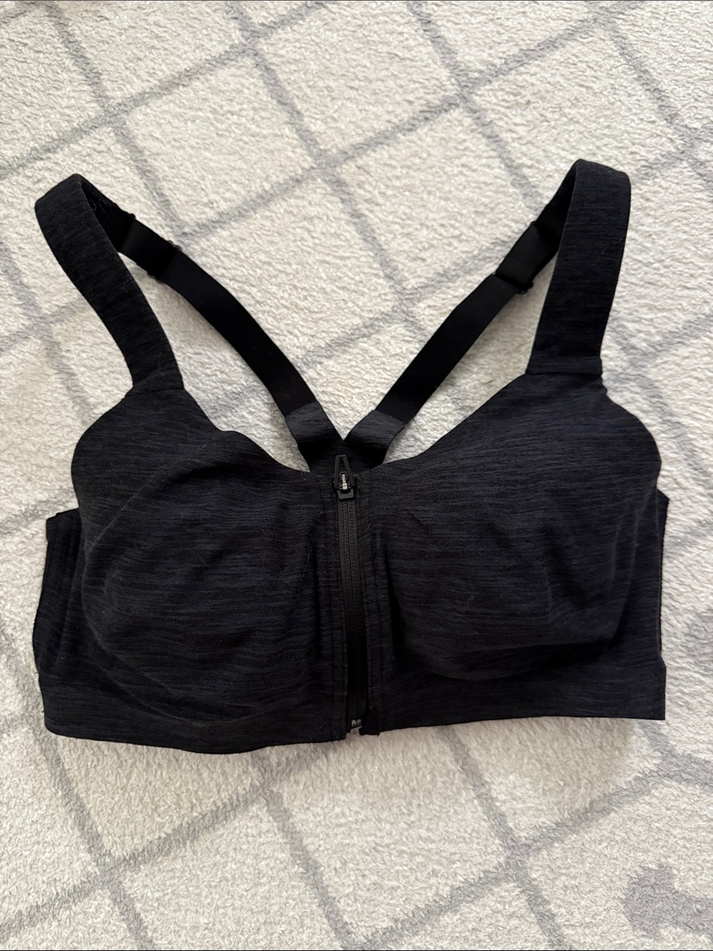 Victoria’s Secret Knockout Front Zip Sports Bra - 34DD NWOT